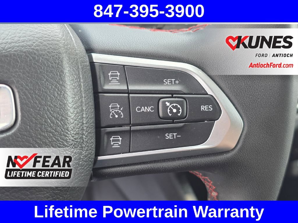Used 2025 Jeep Compass Trailhawk AWD/4WD image 35