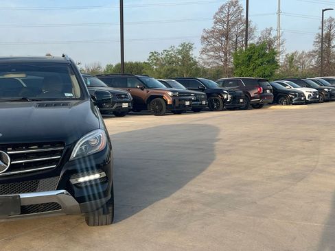 Used 2014 Mercedes-Benz ML 350 2WD image 3