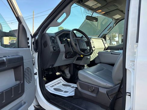 Used 2015 Ford F250 XL w/ Power Equipment Group image 18