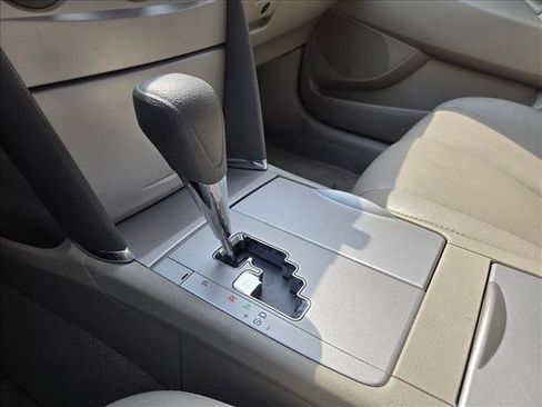 Used 2010 Toyota Camry LE FWD image 13