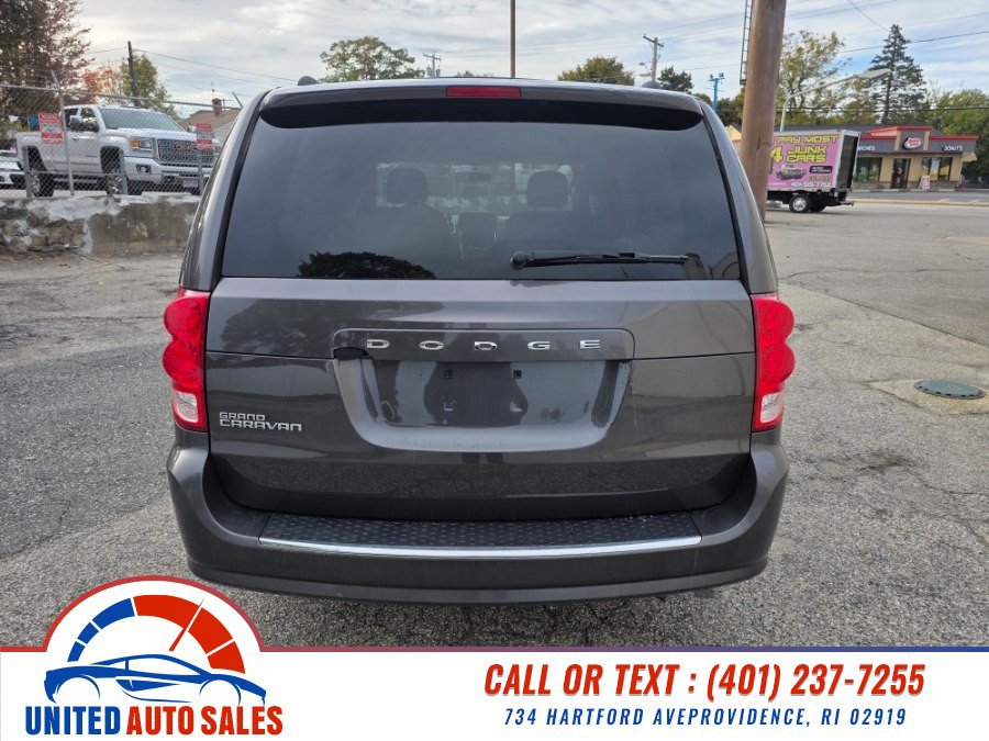 Used 2016 Dodge Grand Caravan SE w/ Quick Order Package 29E SE FWD image 4