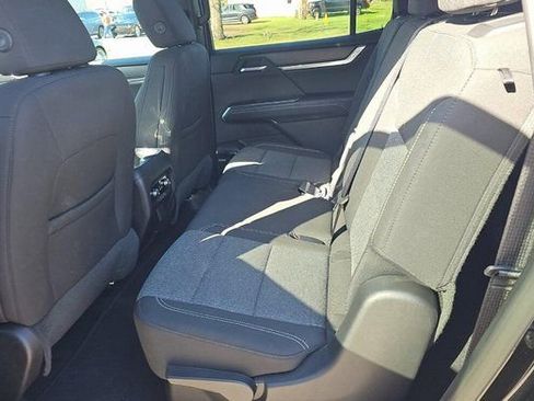 Used 2025 GMC Acadia Elevation image 10