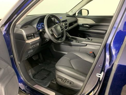 Used 2024 Toyota Grand Highlander AWD image 34