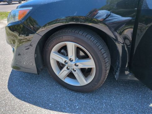 Used 2014 Toyota Camry SE FWD image 34