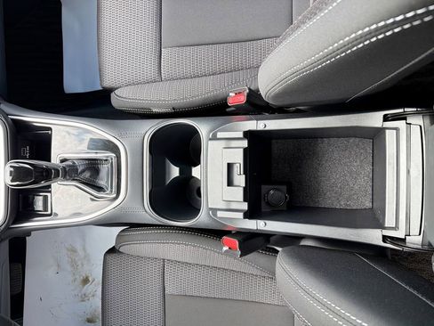 Used 2025 Subaru Outback Premium image 34