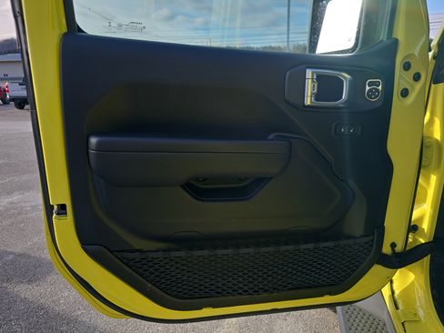 Used 2022 Jeep Wrangler Unlimited Sport image 18