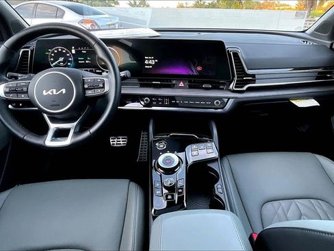 Certified 2025 Kia Sportage X-Line Prestige image 11