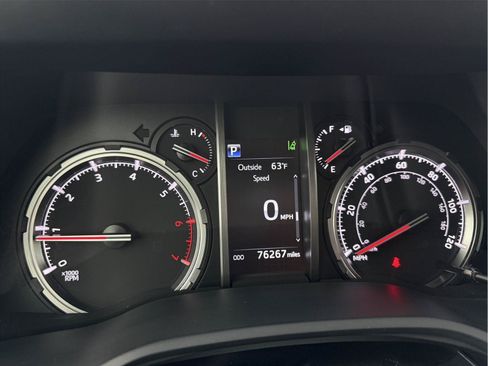 Used 2022 Toyota 4Runner TRD Off-Road Premium w/ Moonroof Package AWD/4WD image 15