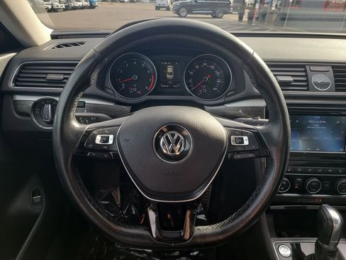 Used 2016 Volkswagen Passat 1.8T SEL Premium image 25