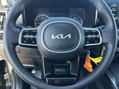Used 2022 Kia Sorento LX FWD image 19