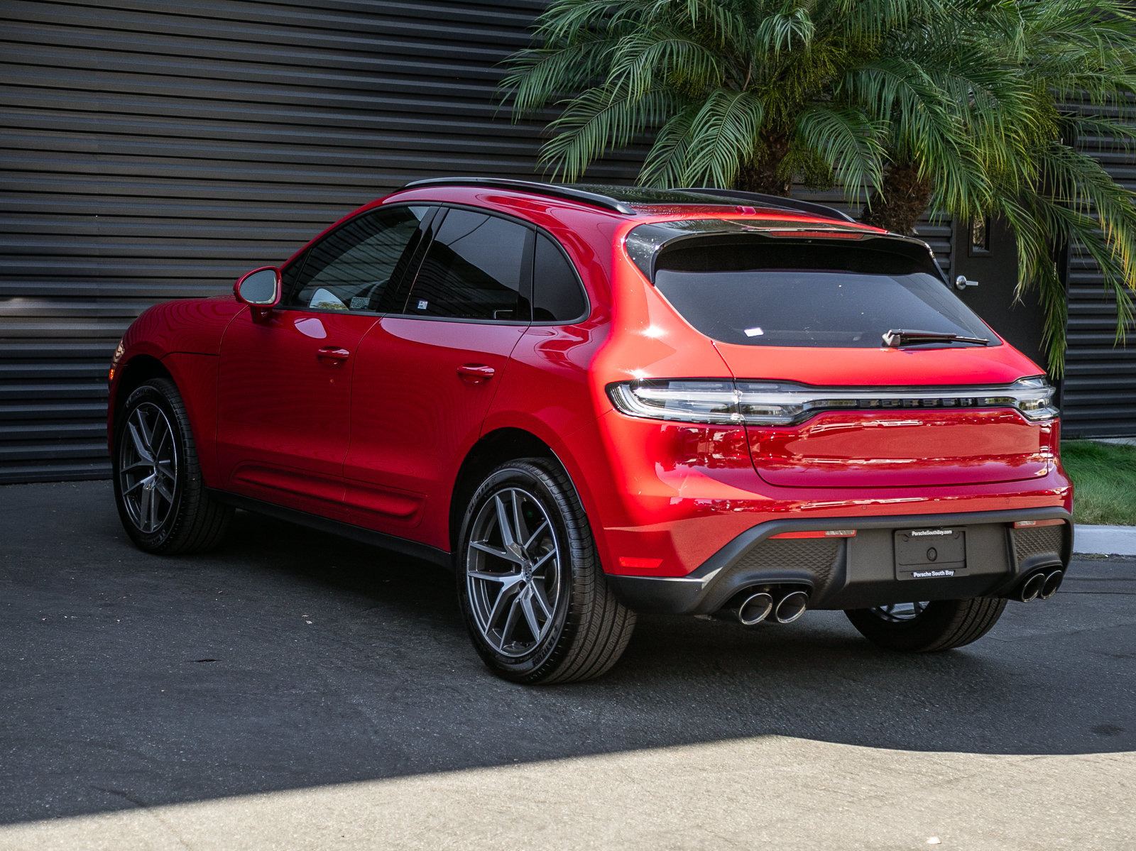 Certified 2026 Porsche Macan AWD/4WD image 3