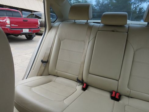 Used 2015 Volkswagen Passat TDI SE image 28