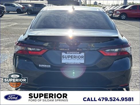 Used 2024 Toyota Camry SE FWD image 5