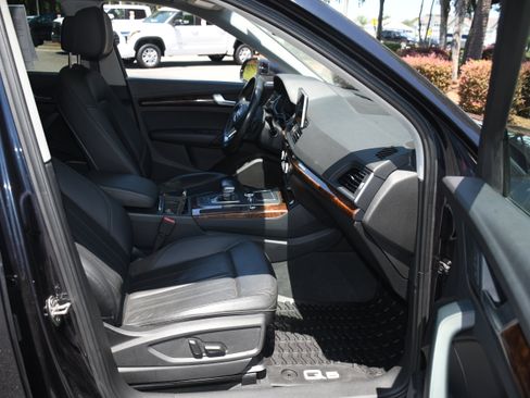Used 2018 Audi Q5 2.0T Premium Plus w/ Premium Plus Package AWD/4WD image 23