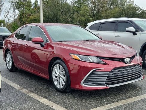 Used 2022 Toyota Camry LE image 1