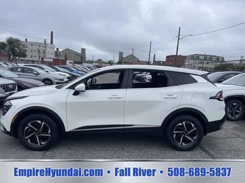 Used 2024 Kia Sportage LX AWD/4WD image 10