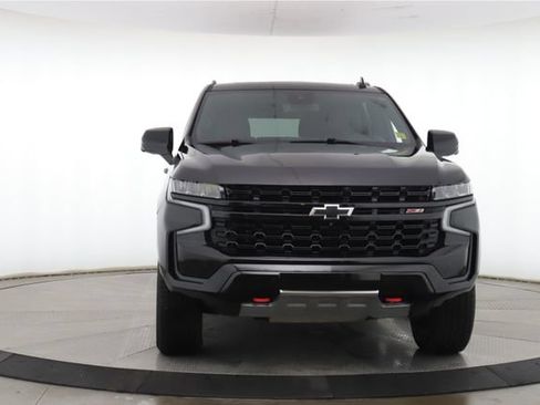 Used 2024 Chevrolet Suburban Z71 w/ Luxury Package AWD/4WD image 12