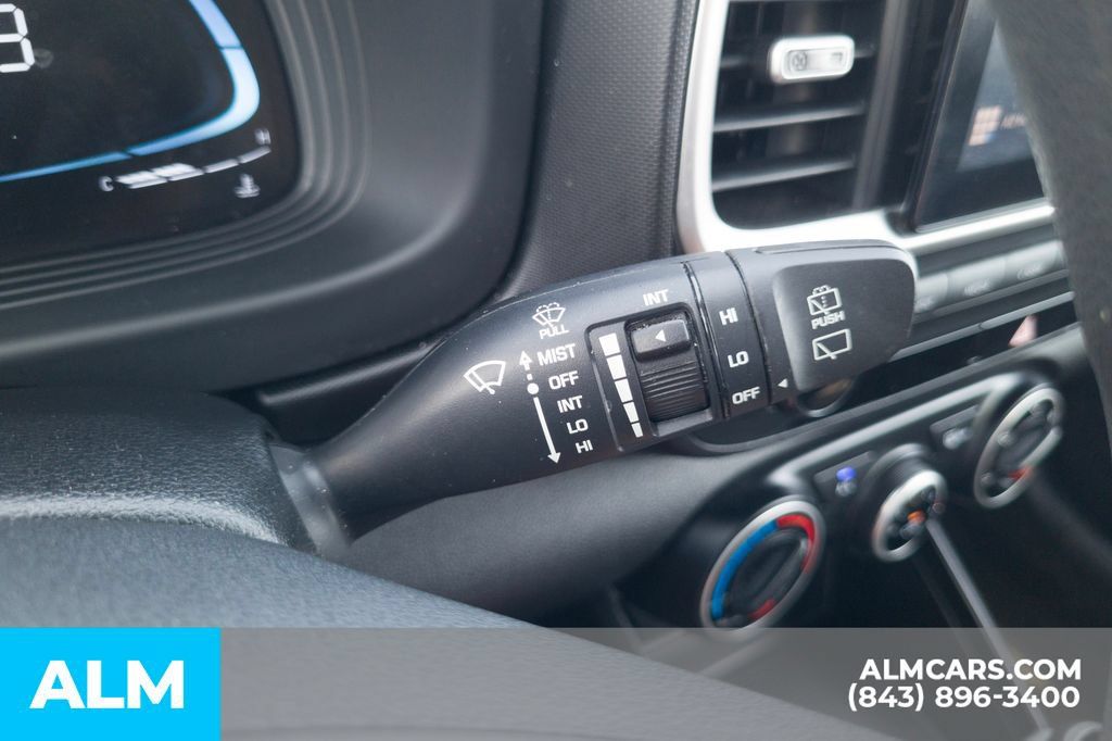 Certified 2026 Hyundai Venue SE FWD image 30