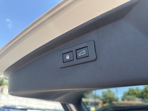 Used 2025 Subaru Outback Premium w/ Popular Package #1A image 14