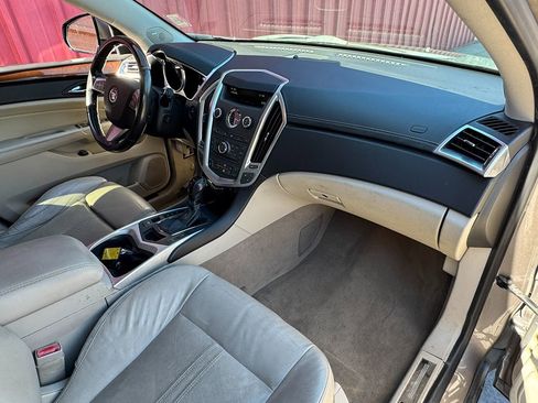 Used 2011 Cadillac SRX Luxury image 5