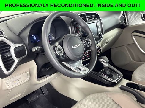Used 2022 Kia Soul LX w/ Technology Package image 8