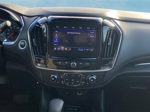 Used 2023 Chevrolet Traverse LT image 10