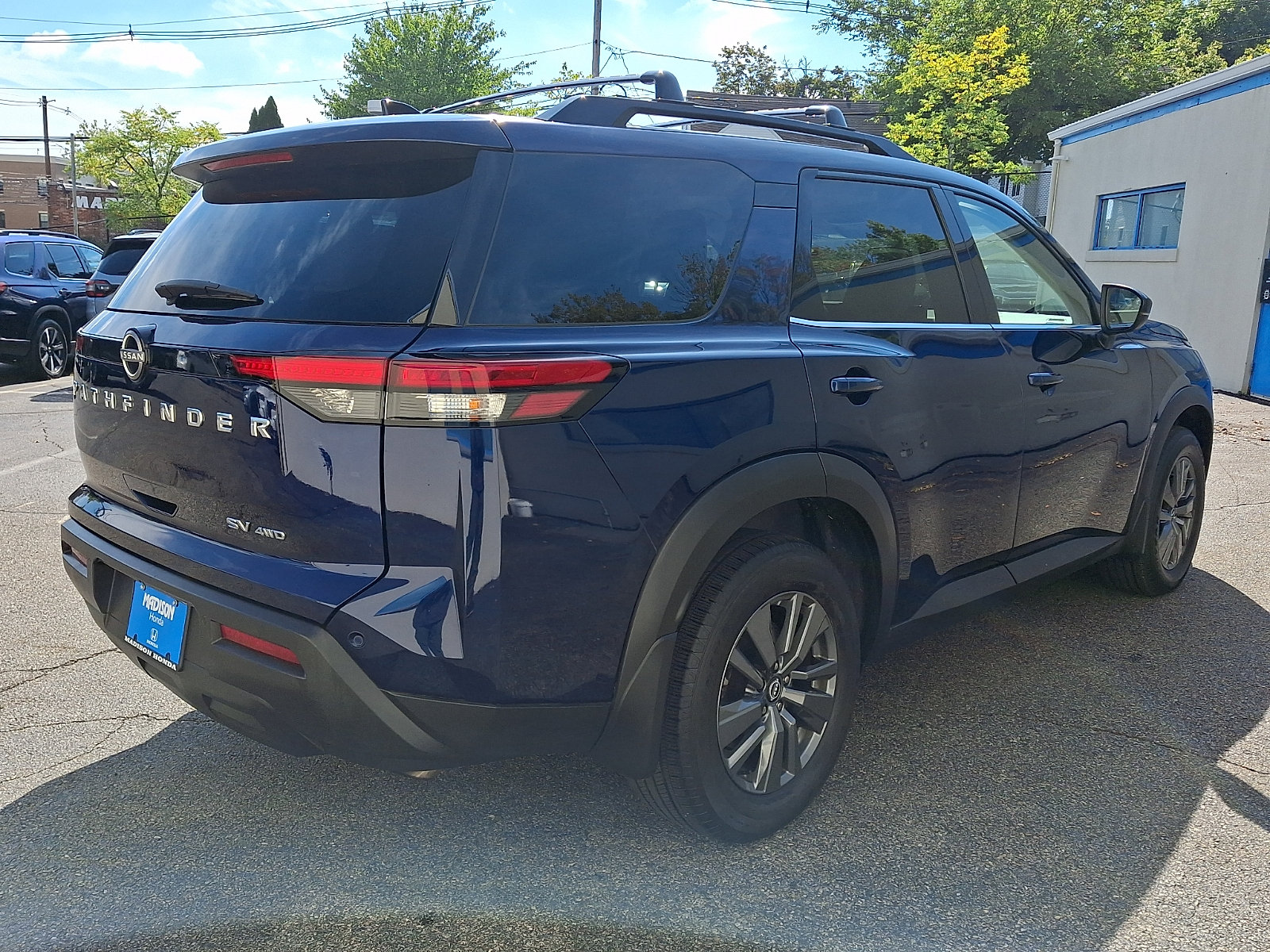 Used 2022 Nissan Pathfinder SV AWD/4WD image 4