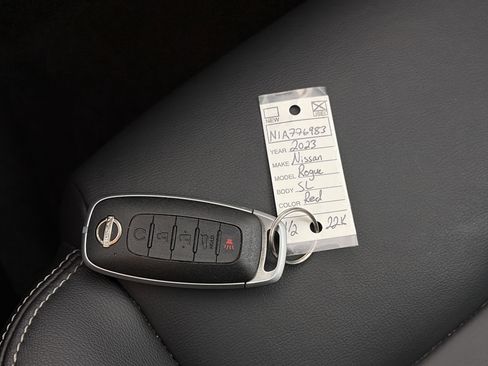 Used 2023 Nissan Rogue SL w/ SL Premium Package image 35