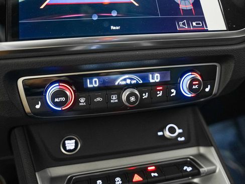 New 2025 Audi Q3 2.0T Premium image 22