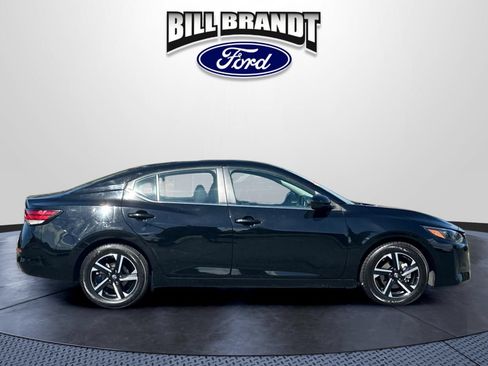 Used 2025 Nissan Sentra SV FWD image 2