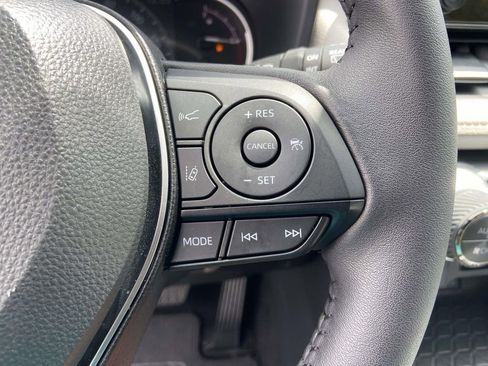 Used 2025 Toyota RAV4 XLE Premium FWD image 34