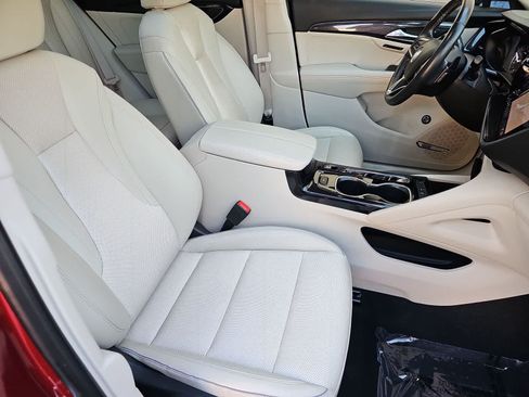 Used 2021 Buick Envision Essence w/ Technology Package I FWD image 18