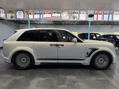 Used 2026 Rolls-Royce Cullinan AWD/4WD image 6