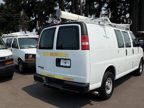 Used 2013 Chevrolet Express 2500 RWD image 4