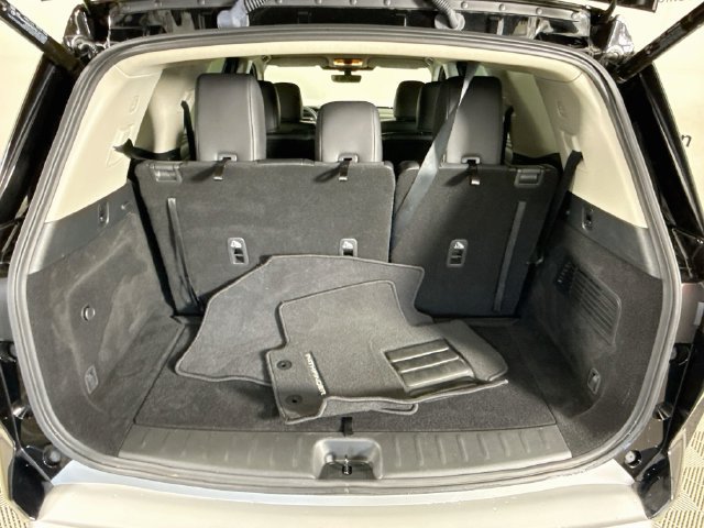 Used 2025 Nissan Pathfinder SL AWD/4WD image 26