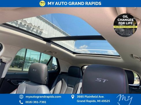 Used 2023 Buick Envision Essence w/ Sport Touring Package AWD/4WD image 17