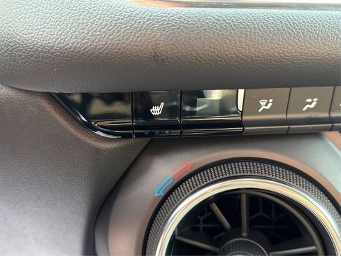 Used 2022 Chevrolet Blazer LT AWD/4WD image 35