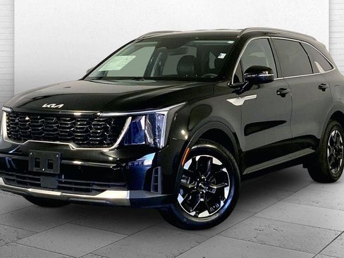 Certified 2024 Kia Sorento S image 12
