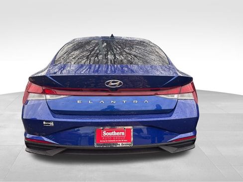 Used 2023 Hyundai Elantra SEL image 11