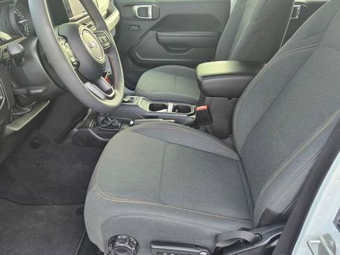 Used 2024 Jeep Wrangler Unlimited w/ Convenience Group image 14