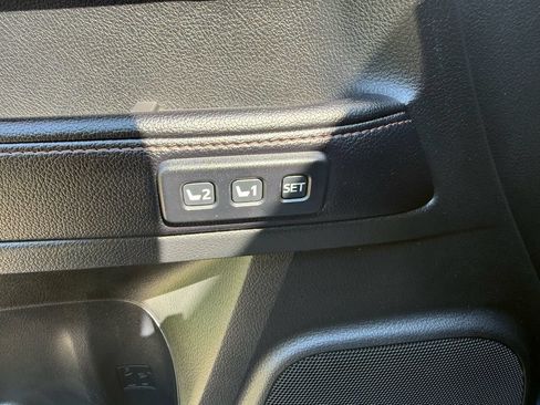 Used 2017 Toyota 4Runner Limited AWD/4WD image 17