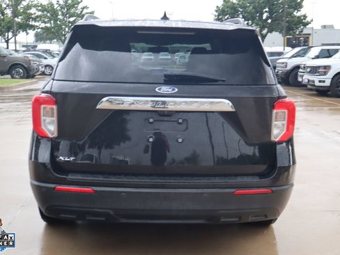 Used 2023 Ford Explorer XLT RWD image 4