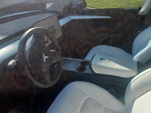 Used 2023 Tesla Model 3 Standard Range image 14