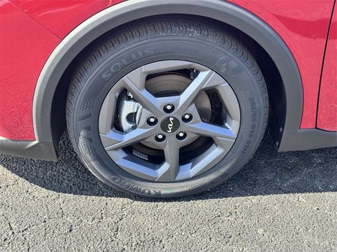 New 2025 Kia K4 LXS image 9