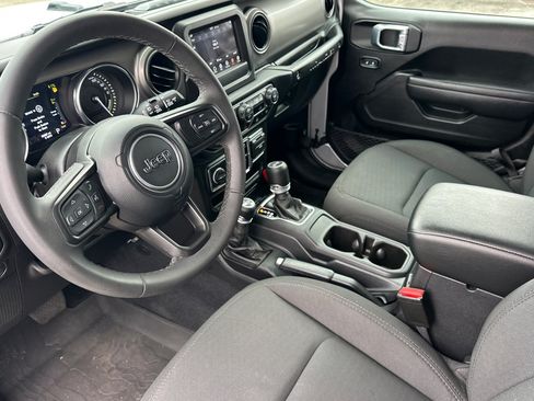 Used 2023 Jeep Wrangler Unlimited AWD/4WD image 9