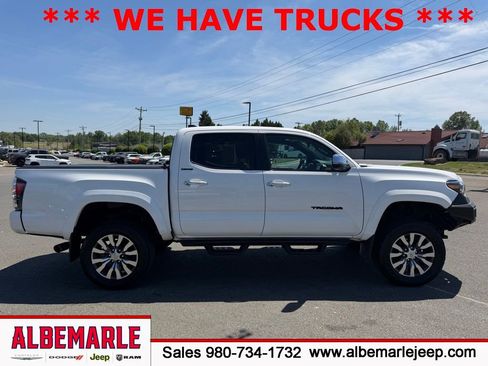 Used 2020 Toyota Tacoma Limited image 2
