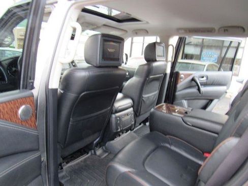 Used 2019 Nissan Armada Platinum w/ Captain's Chairs Package image 25