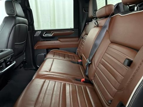 Used 2024 GMC Sierra 2500 Denali Ultimate AWD/4WD image 30