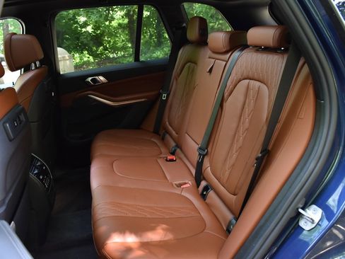 Used 2022 BMW X5 xDrive40i w/ M Sport Package AWD/4WD image 15