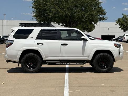 Used 2022 Toyota 4Runner SR5 AWD/4WD image 3